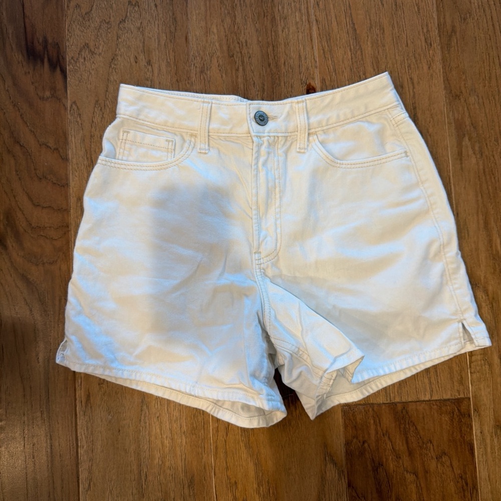 Hollister Cream Ultra High-Rise Shorts